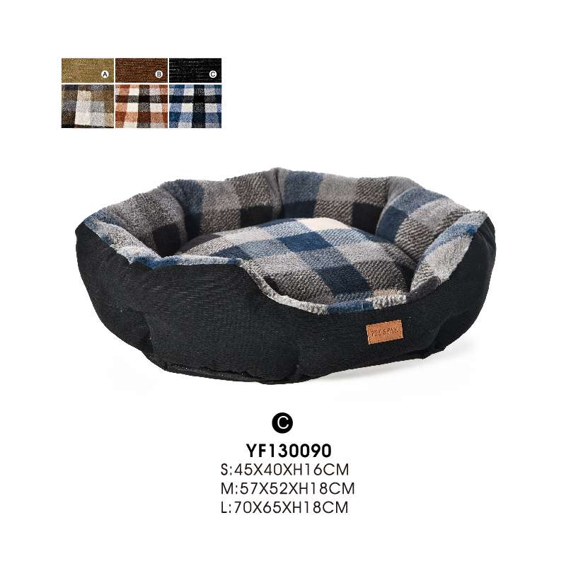 aangepast kattenbed met lederetiket