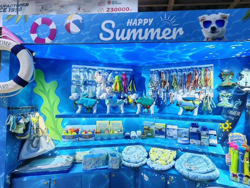 summer pet cooling beds in exhibition