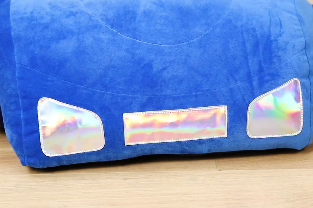 YF112125 laser leather detail