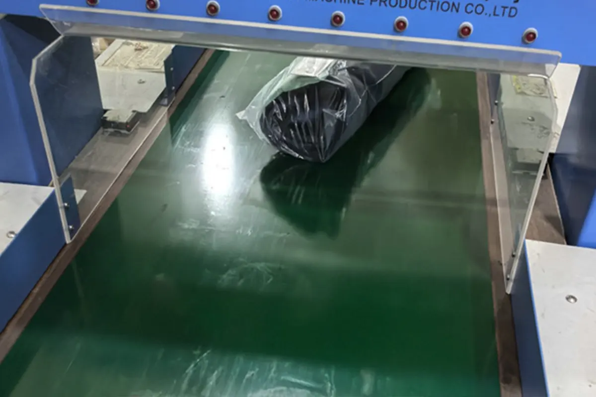 Needle detection machine for final inspection