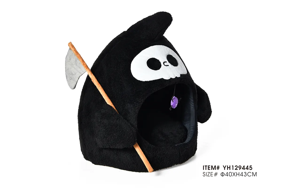 Custom 3D novelty Halloween pet beds for private label wholesale buyers
